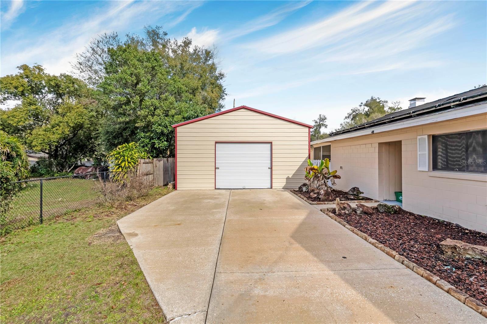 Image 5 of 40 For 2255 Florence Avenue