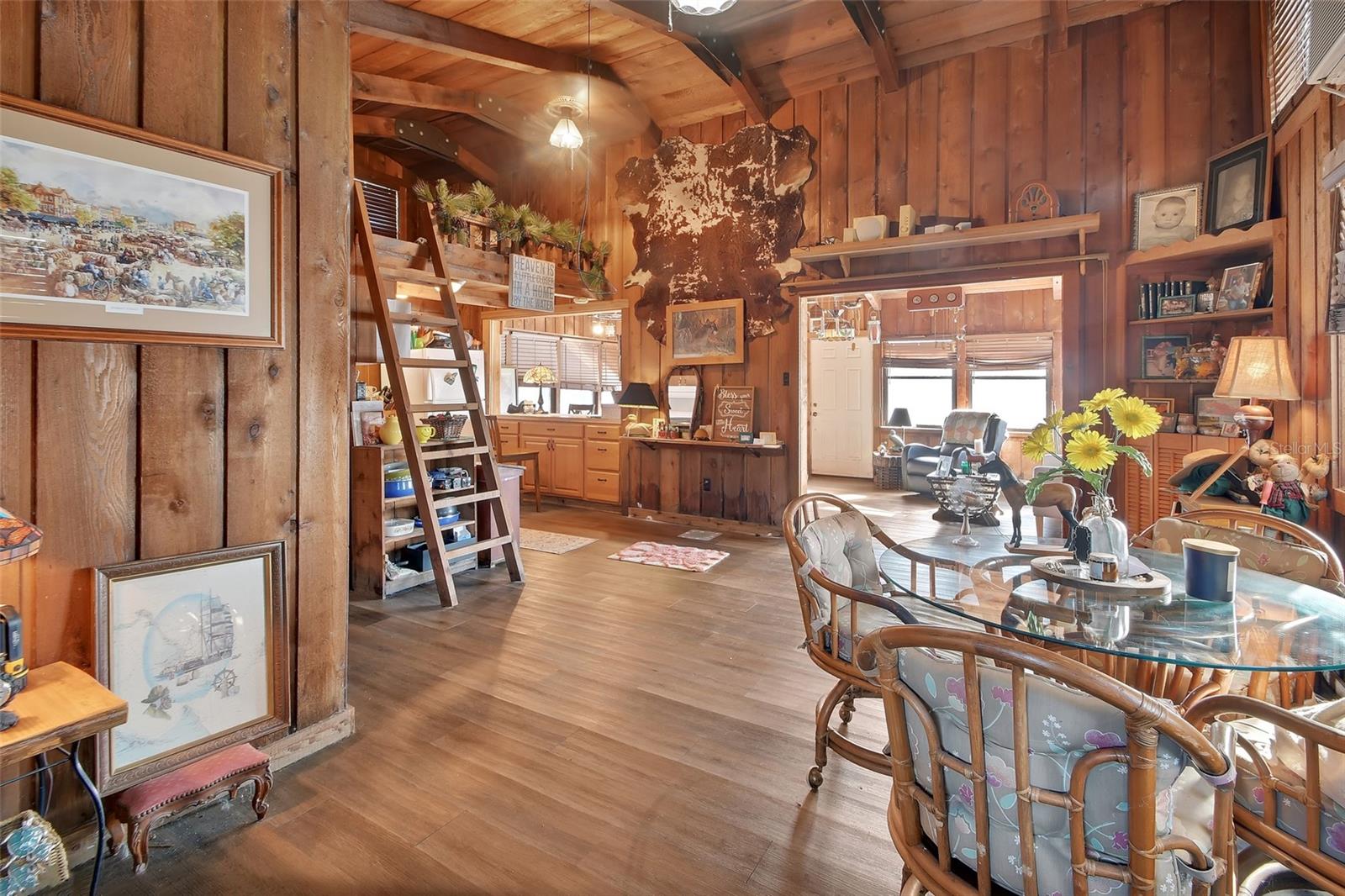 Image 28 of 47 For 55512 Front Street