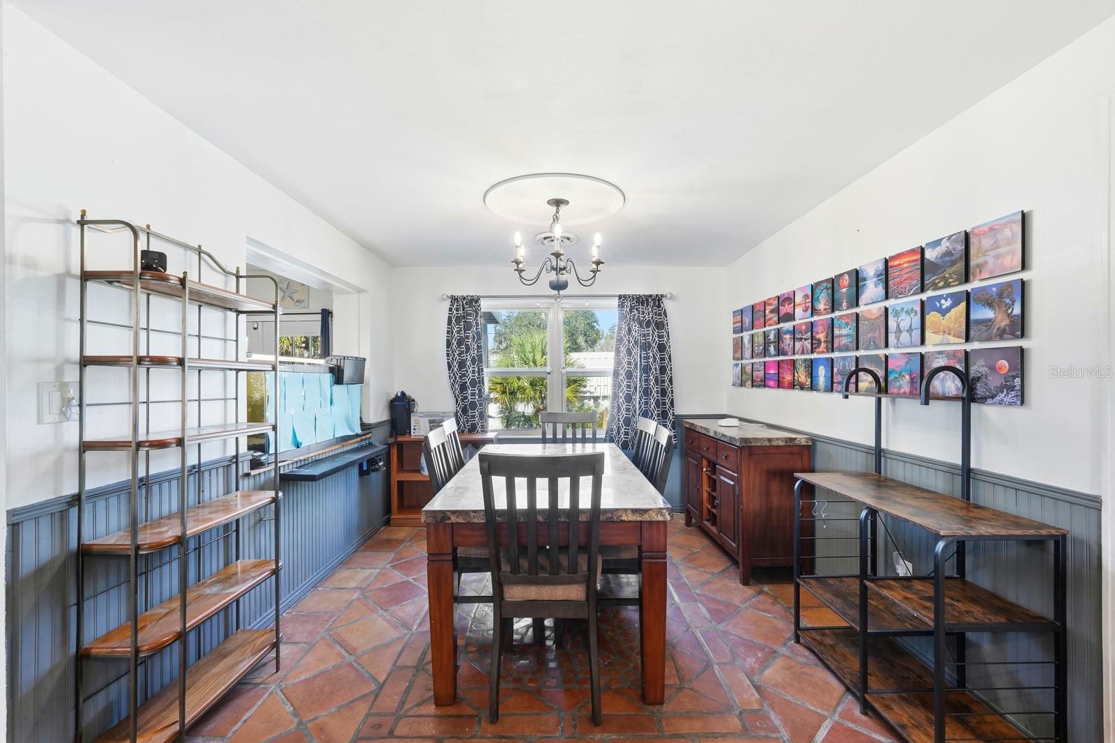 Image 11 of 40 For 820 Valencia Road