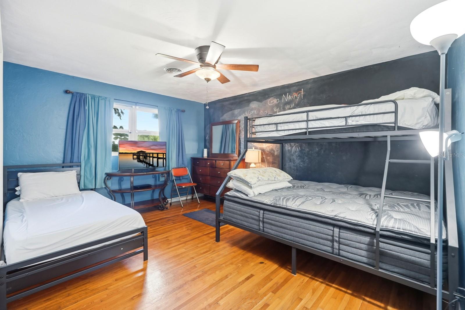 Image 21 of 40 For 820 Valencia Road