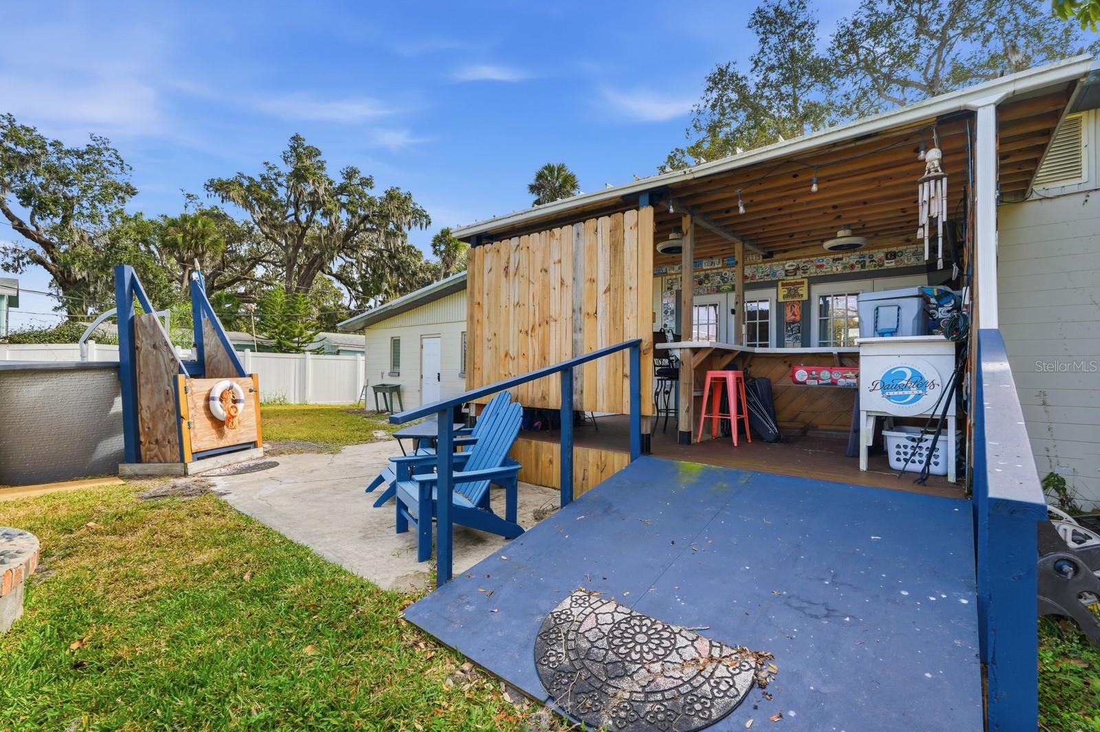 Image 23 of 40 For 820 Valencia Road