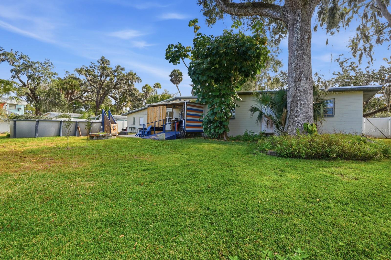 Image 26 of 40 For 820 Valencia Road