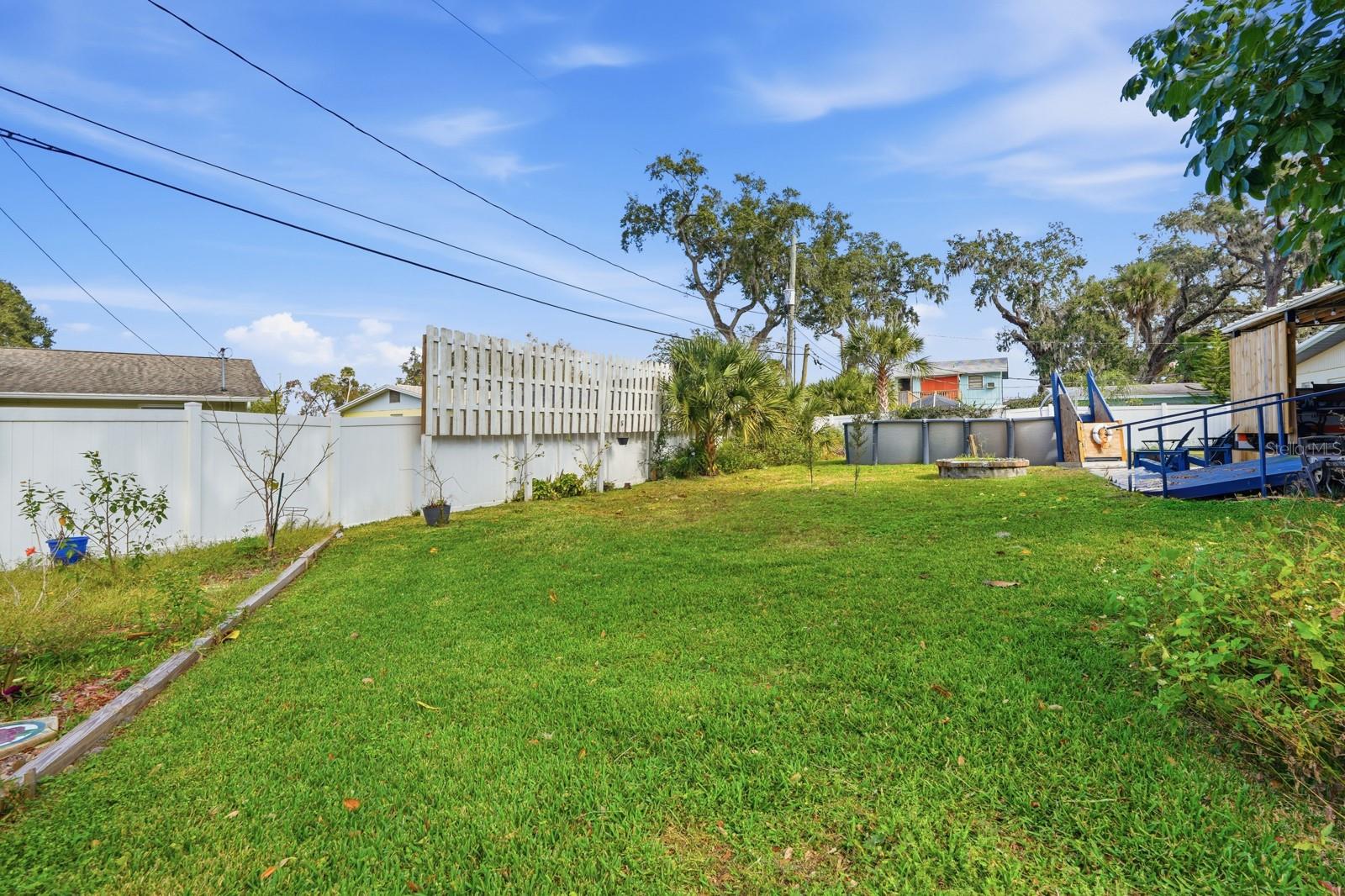 Image 27 of 40 For 820 Valencia Road