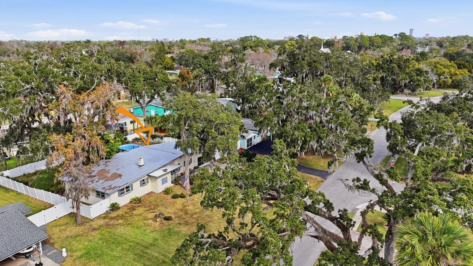 Image 30 of 40 For 820 Valencia Road