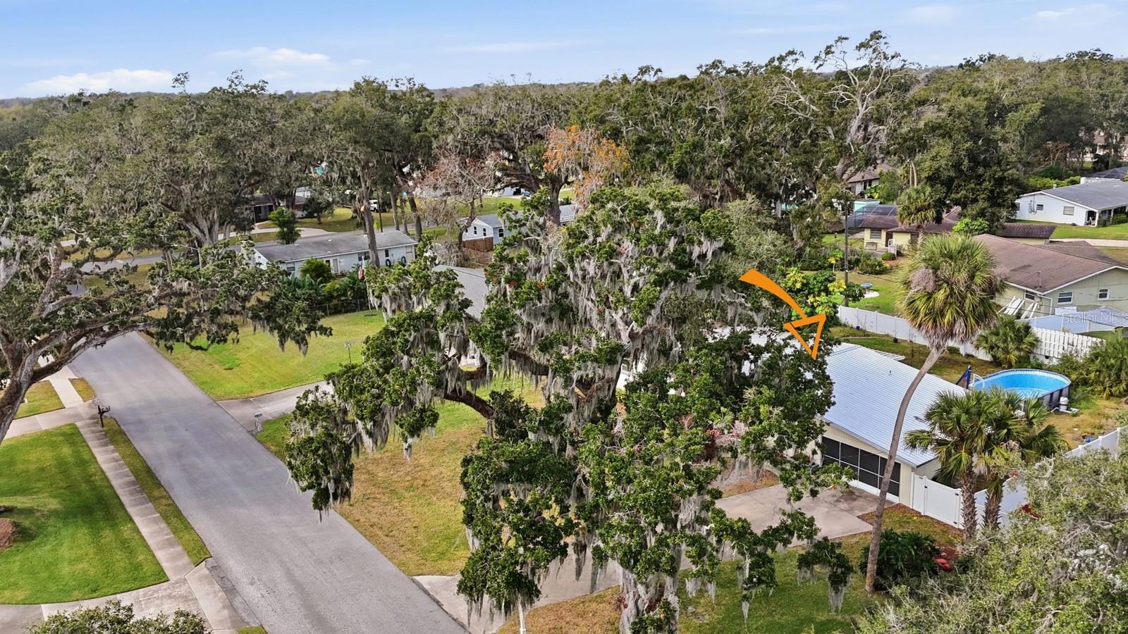 Image 31 of 40 For 820 Valencia Road