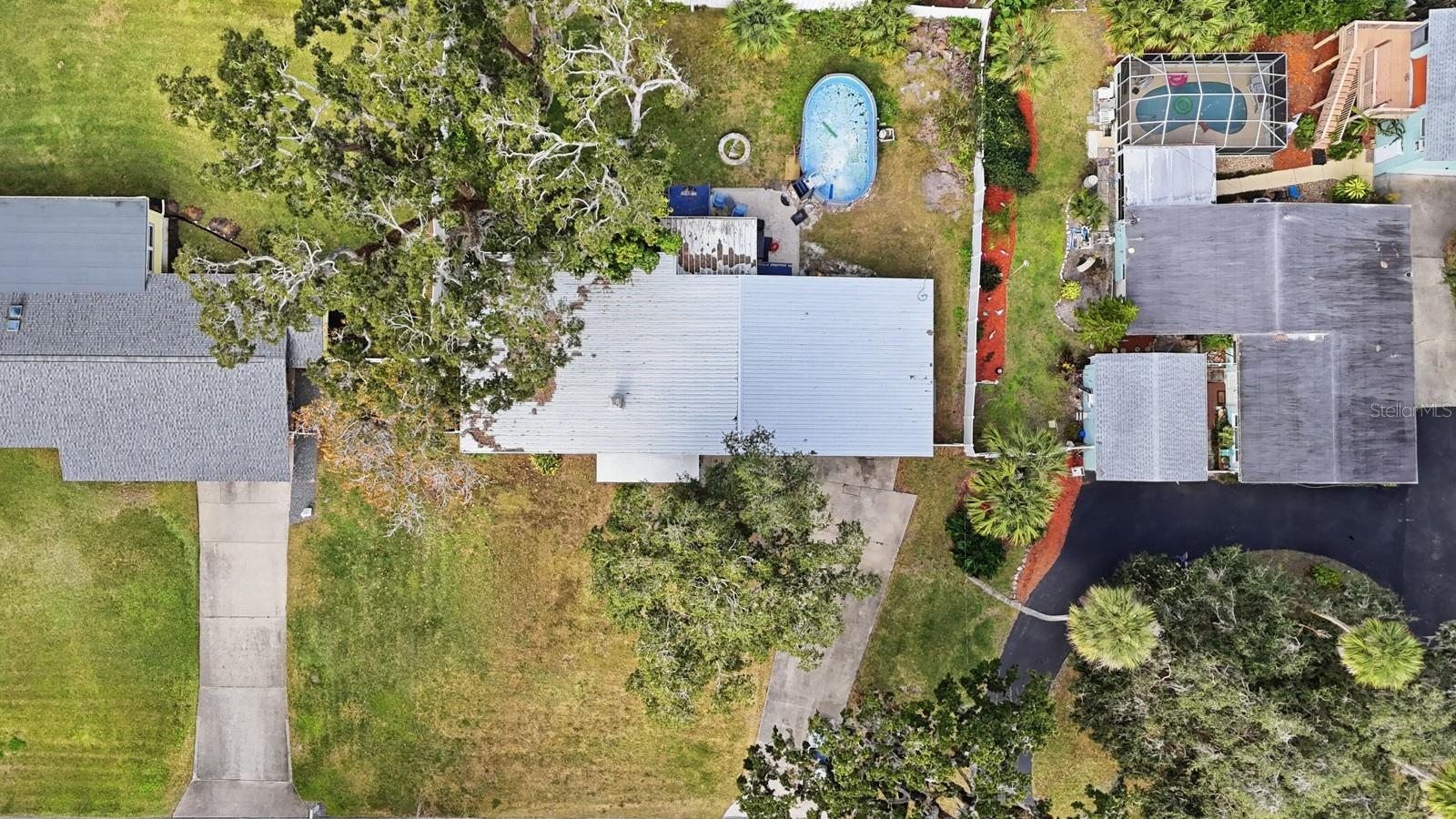 Image 32 of 40 For 820 Valencia Road