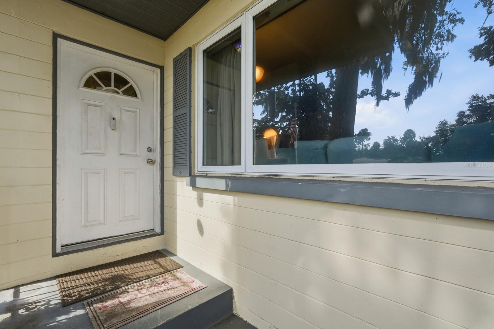 Image 9 of 40 For 820 Valencia Road