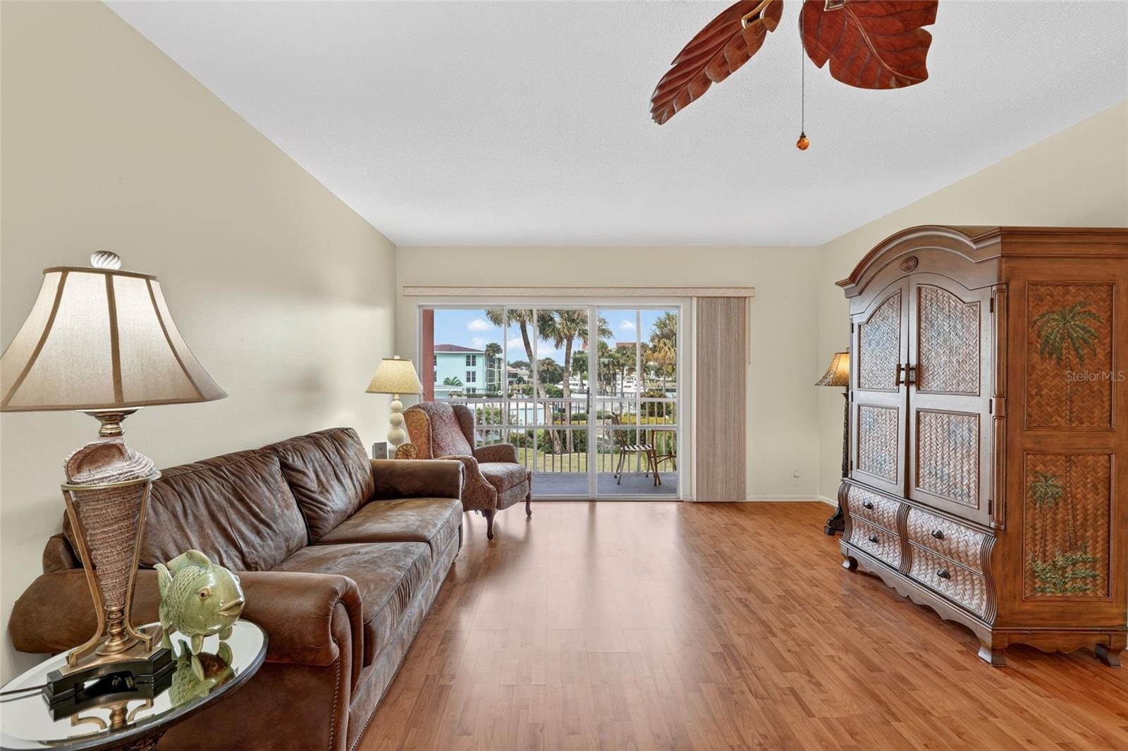 Image 13 of 31 For 721 Beach Street 207a