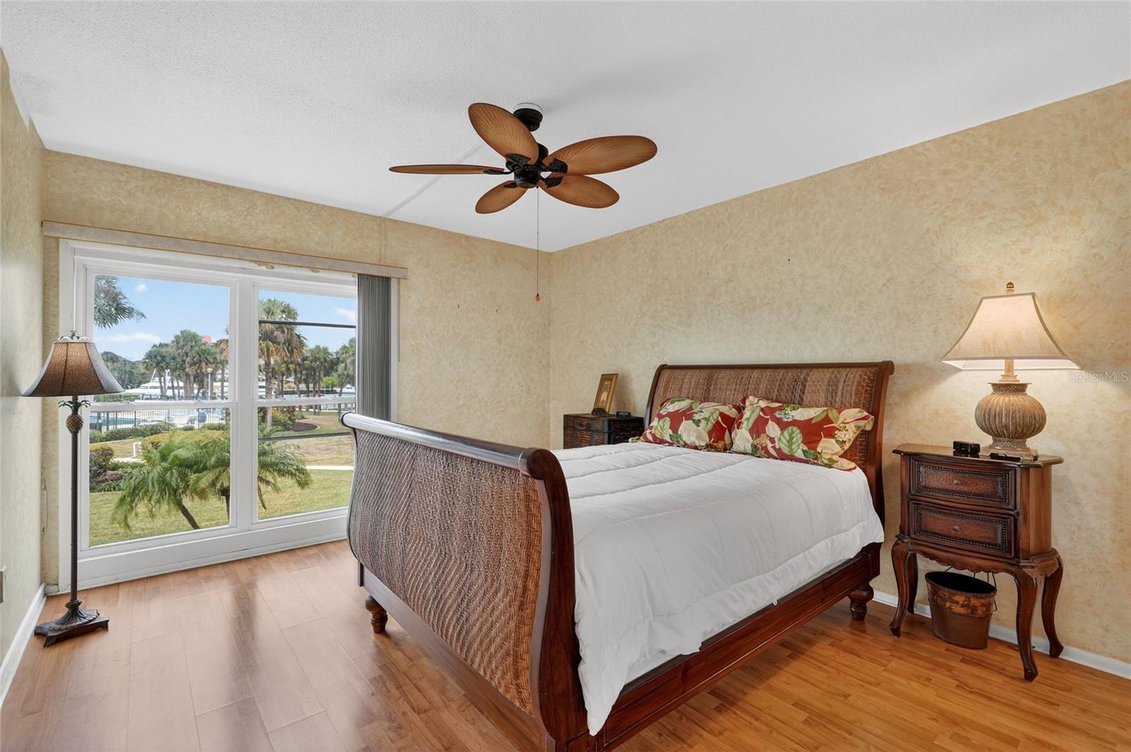 Image 19 of 31 For 721 Beach Street 207a