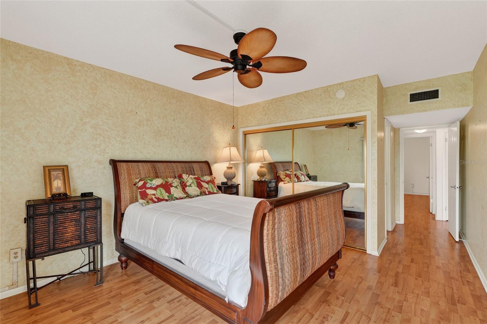 Image 20 of 31 For 721 Beach Street 207a