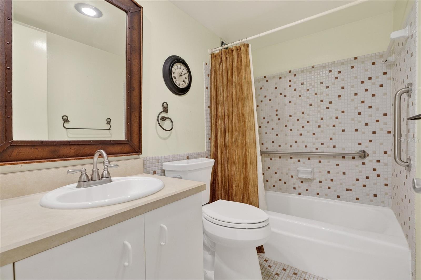 Image 22 of 31 For 721 Beach Street 207a