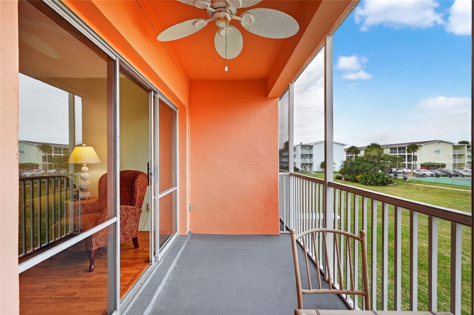 Image 25 of 31 For 721 Beach Street 207a