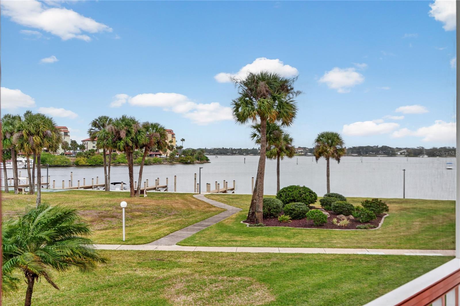 Image 27 of 31 For 721 Beach Street 207a