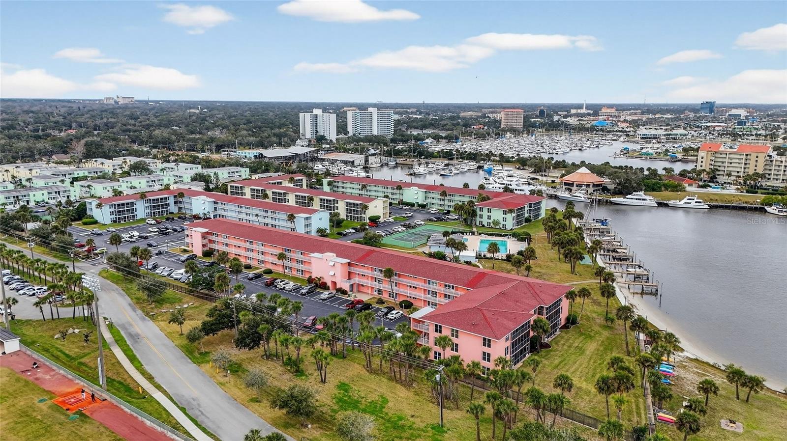 Image 29 of 31 For 721 Beach Street 207a