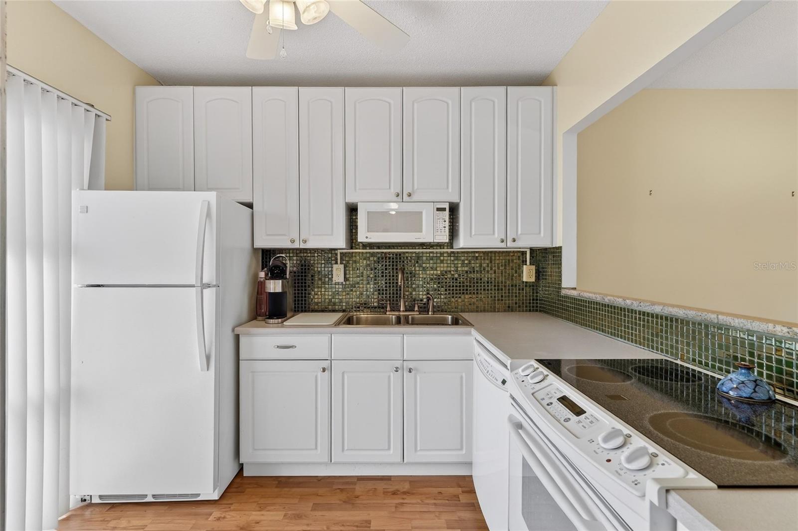 Image 5 of 31 For 721 Beach Street 207a