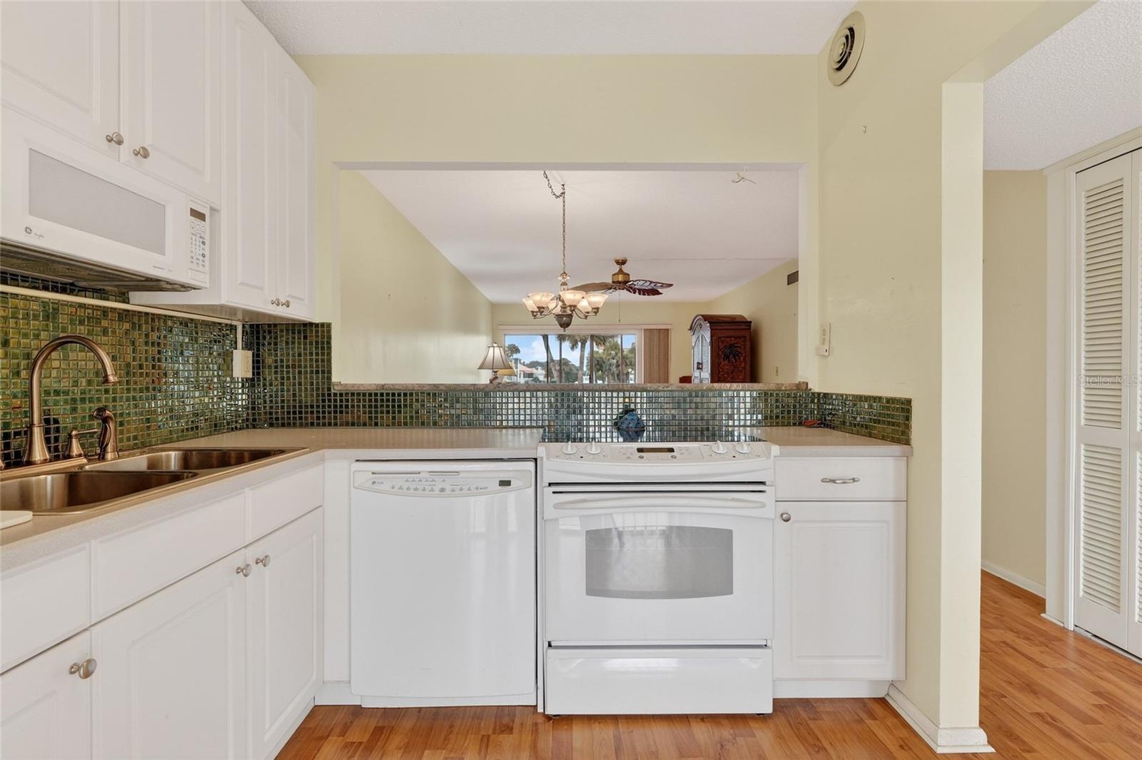 Image 7 of 31 For 721 Beach Street 207a