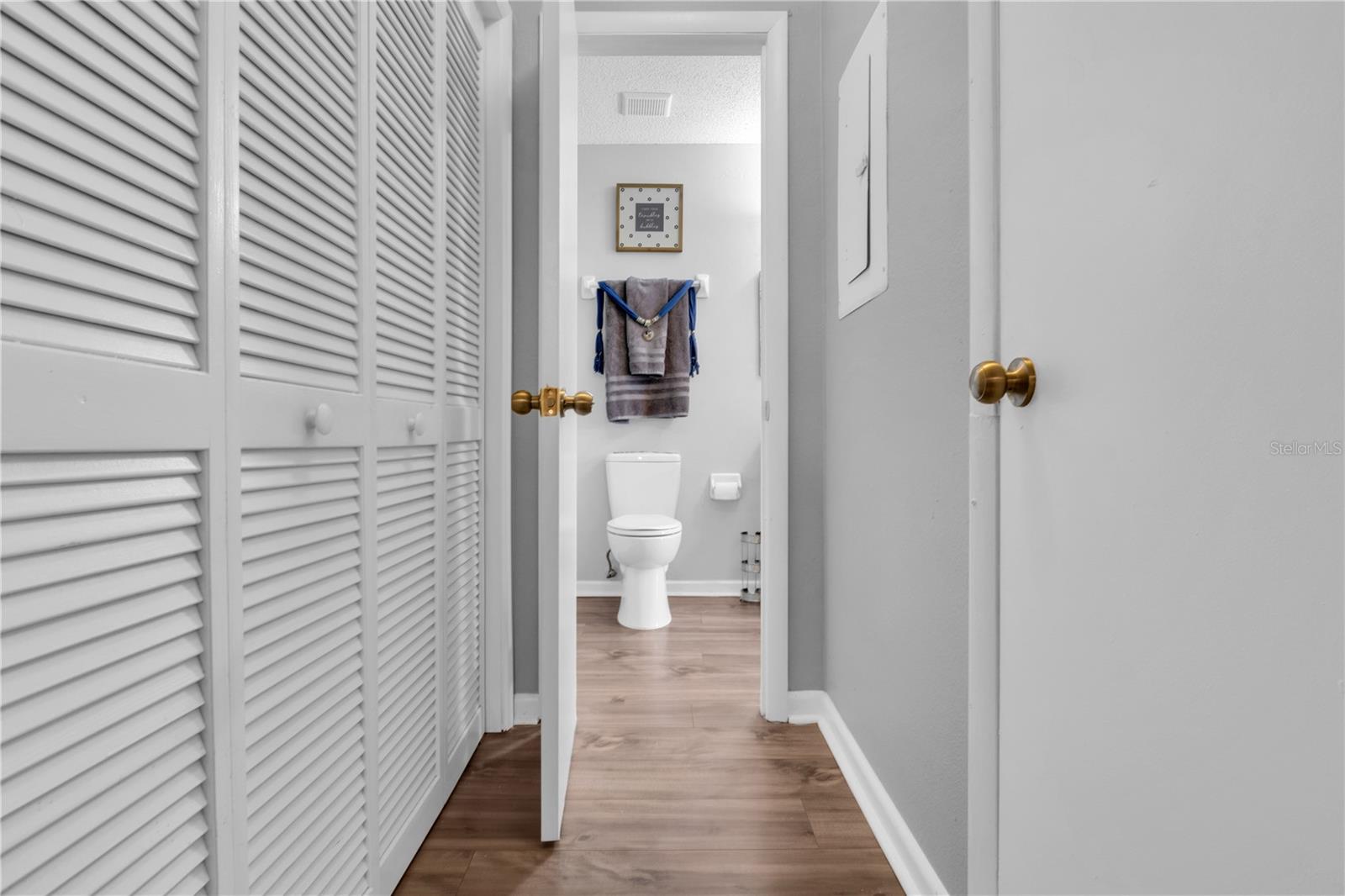 Image 19 of 28 For 1600 Big Tree Road U6