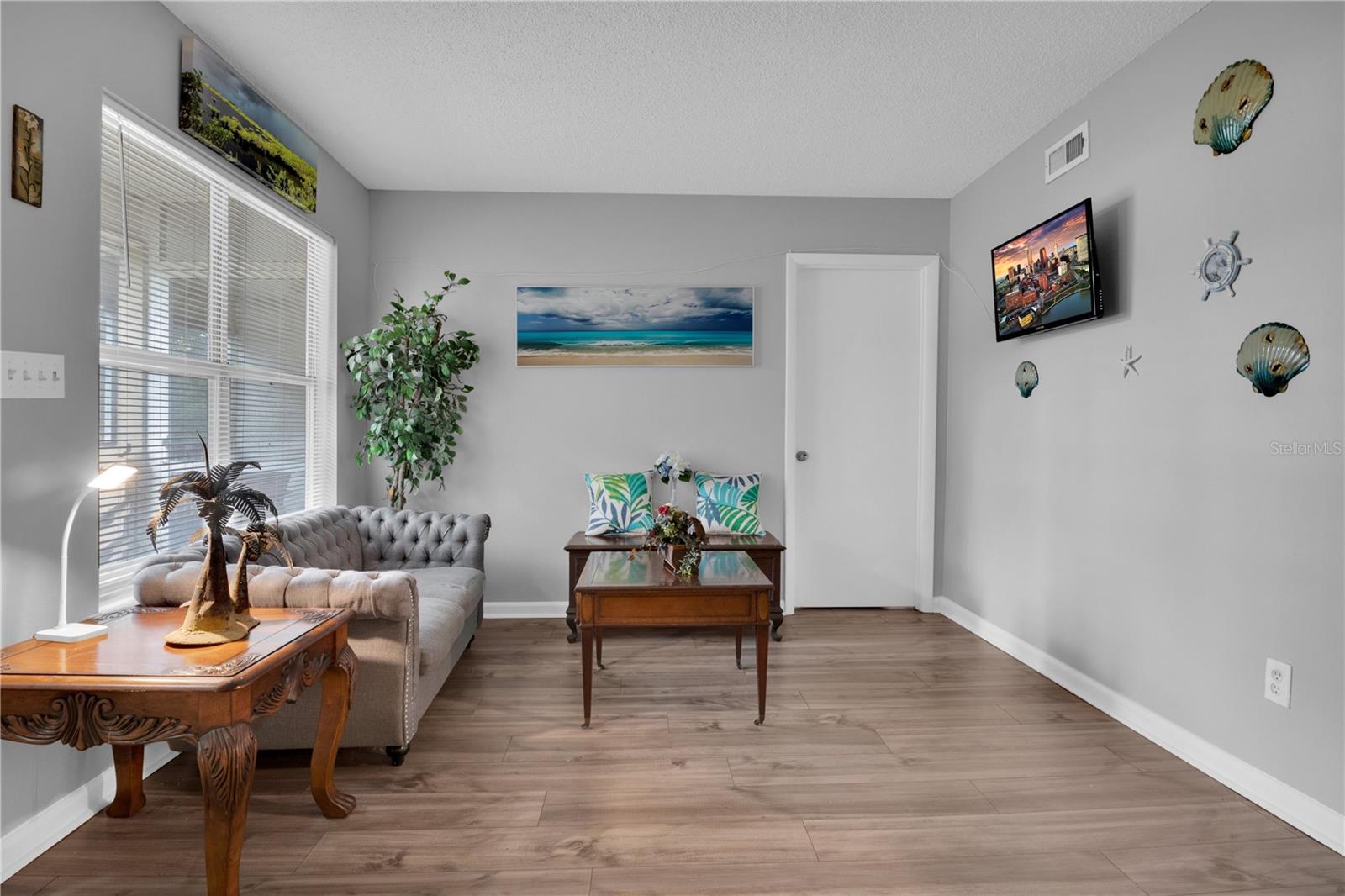 Image 9 of 28 For 1600 Big Tree Road U6