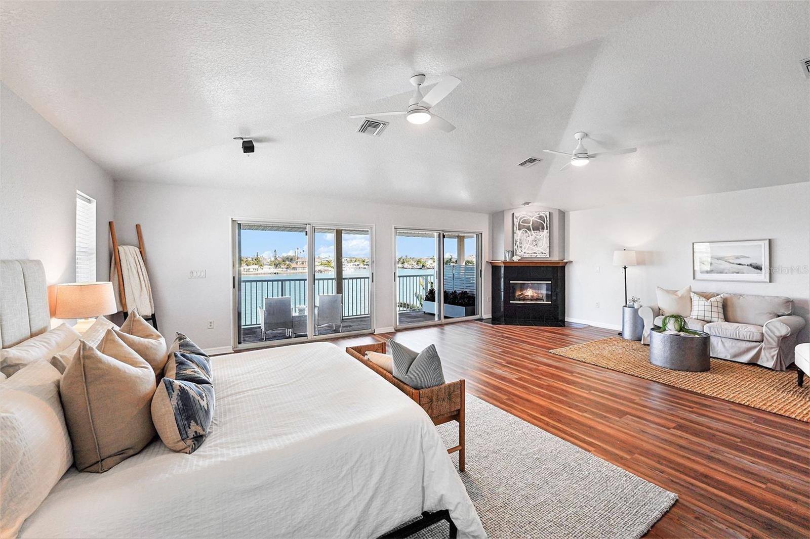 Image 15 of 34 For 14215 Bayshore Drive