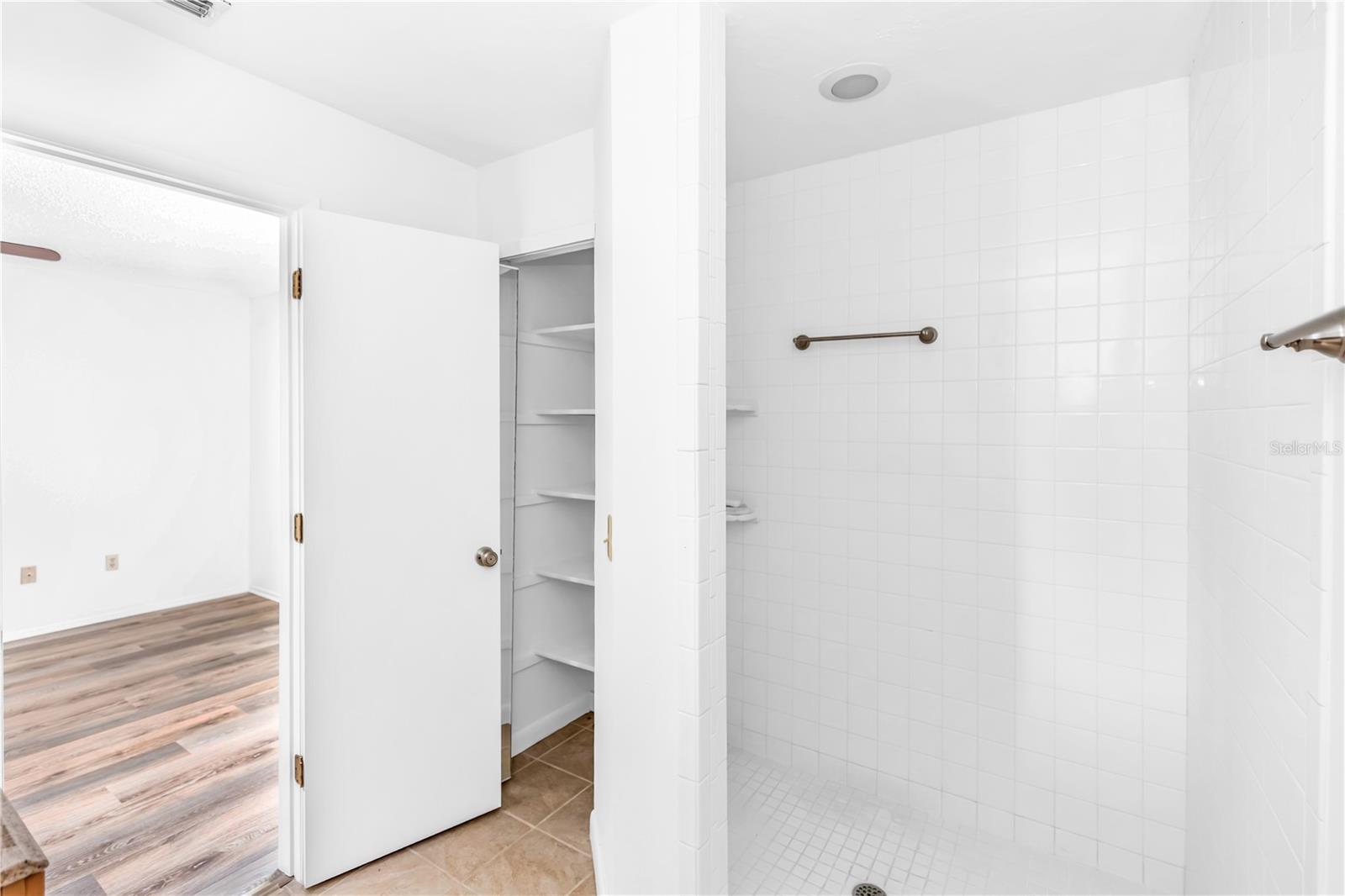 Image 16 of 30 For 2436 Ainsworth Avenue