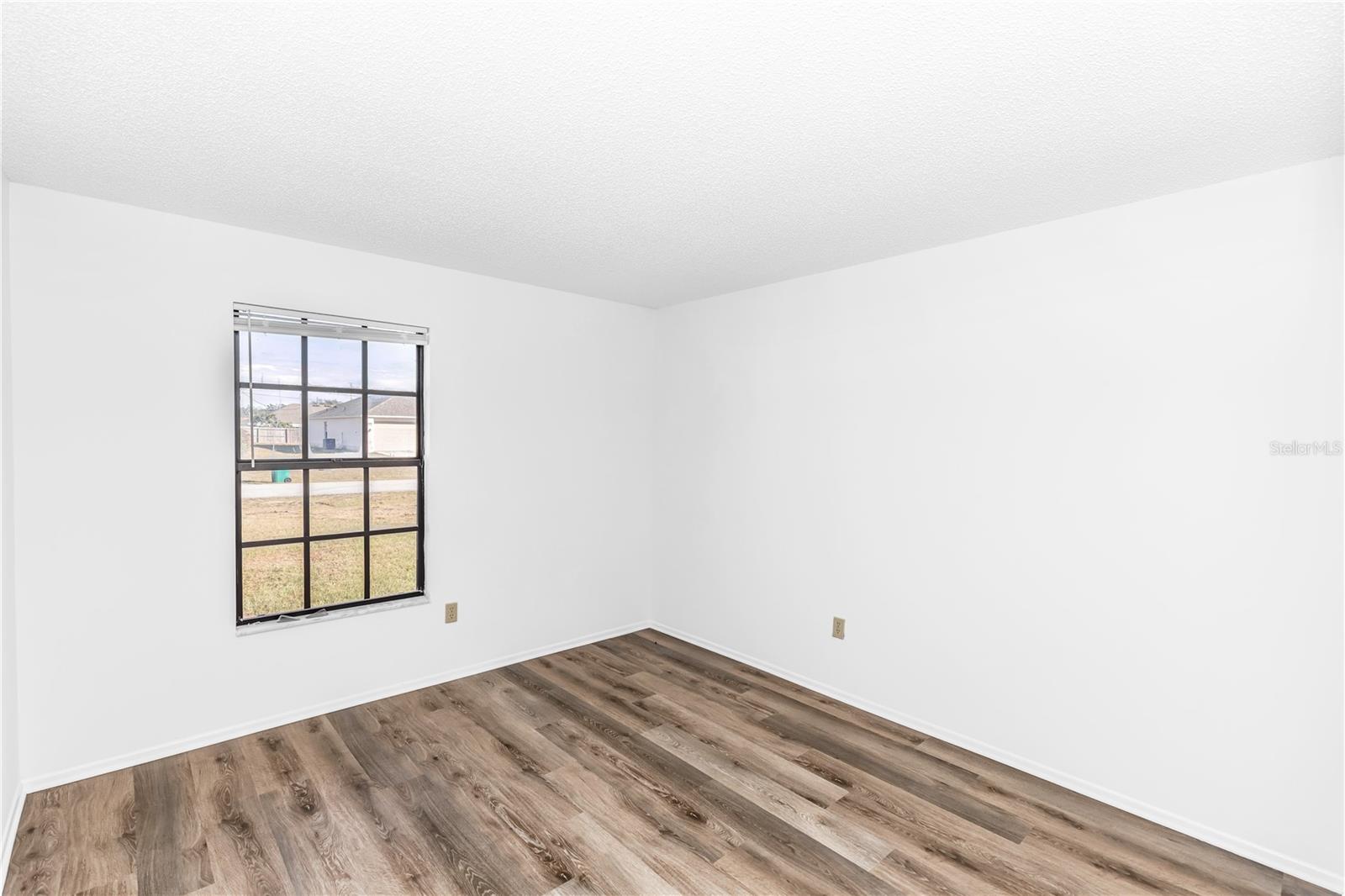 Image 18 of 30 For 2436 Ainsworth Avenue