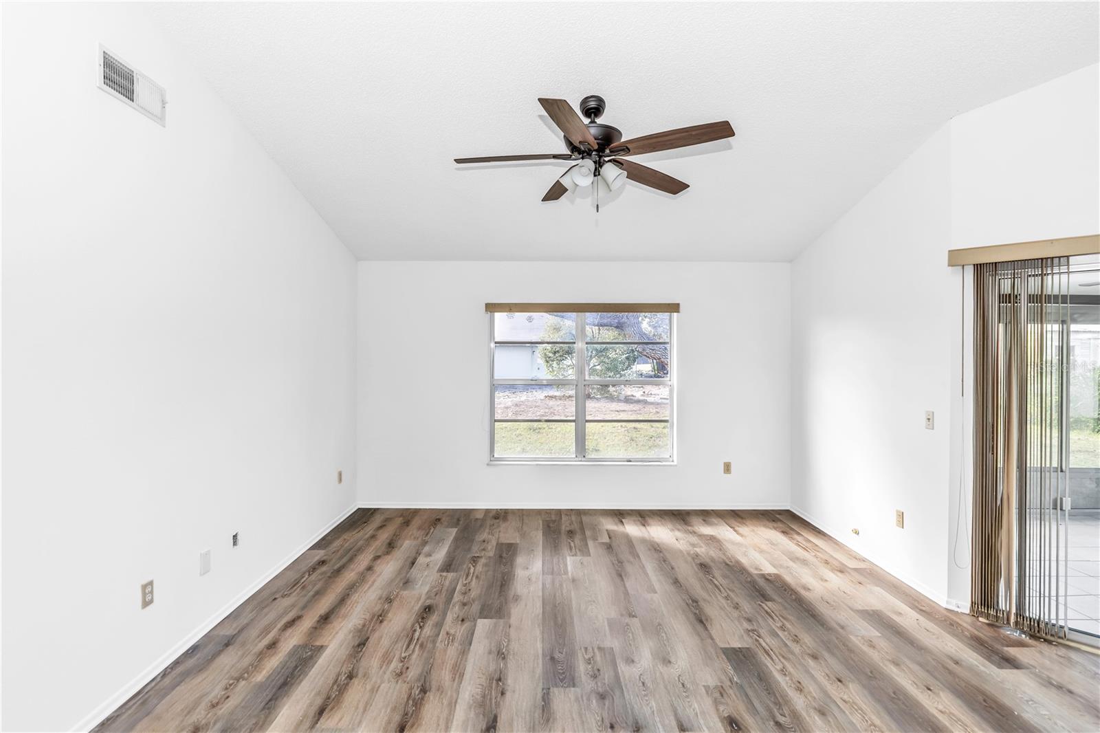 Image 5 of 30 For 2436 Ainsworth Avenue