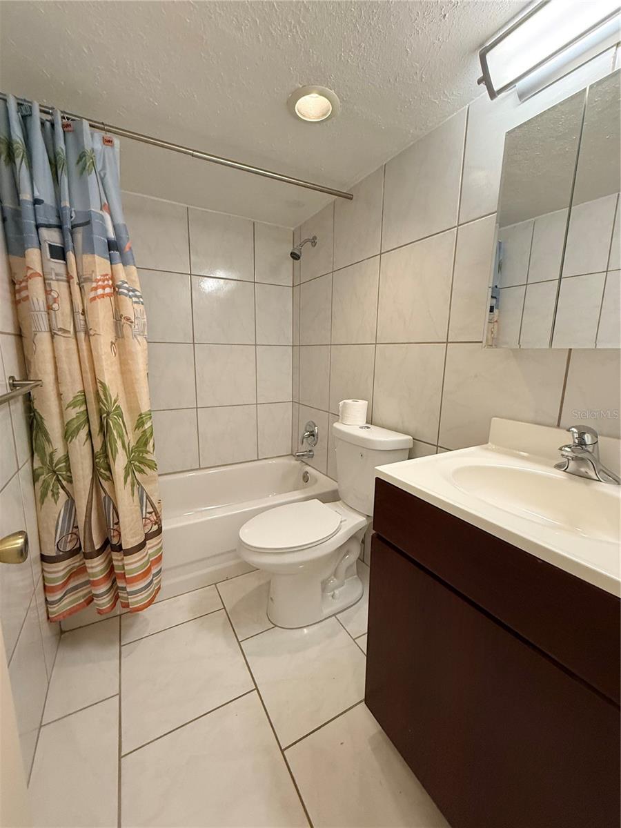 Image 13 of 26 For 100 Kentucky Avenue A6