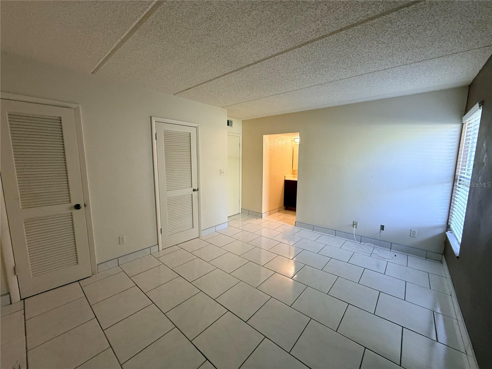 Image 15 of 26 For 100 Kentucky Avenue A6