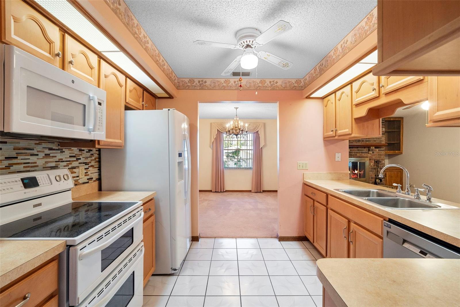 Image 11 of 56 For 2200 Bannister Street