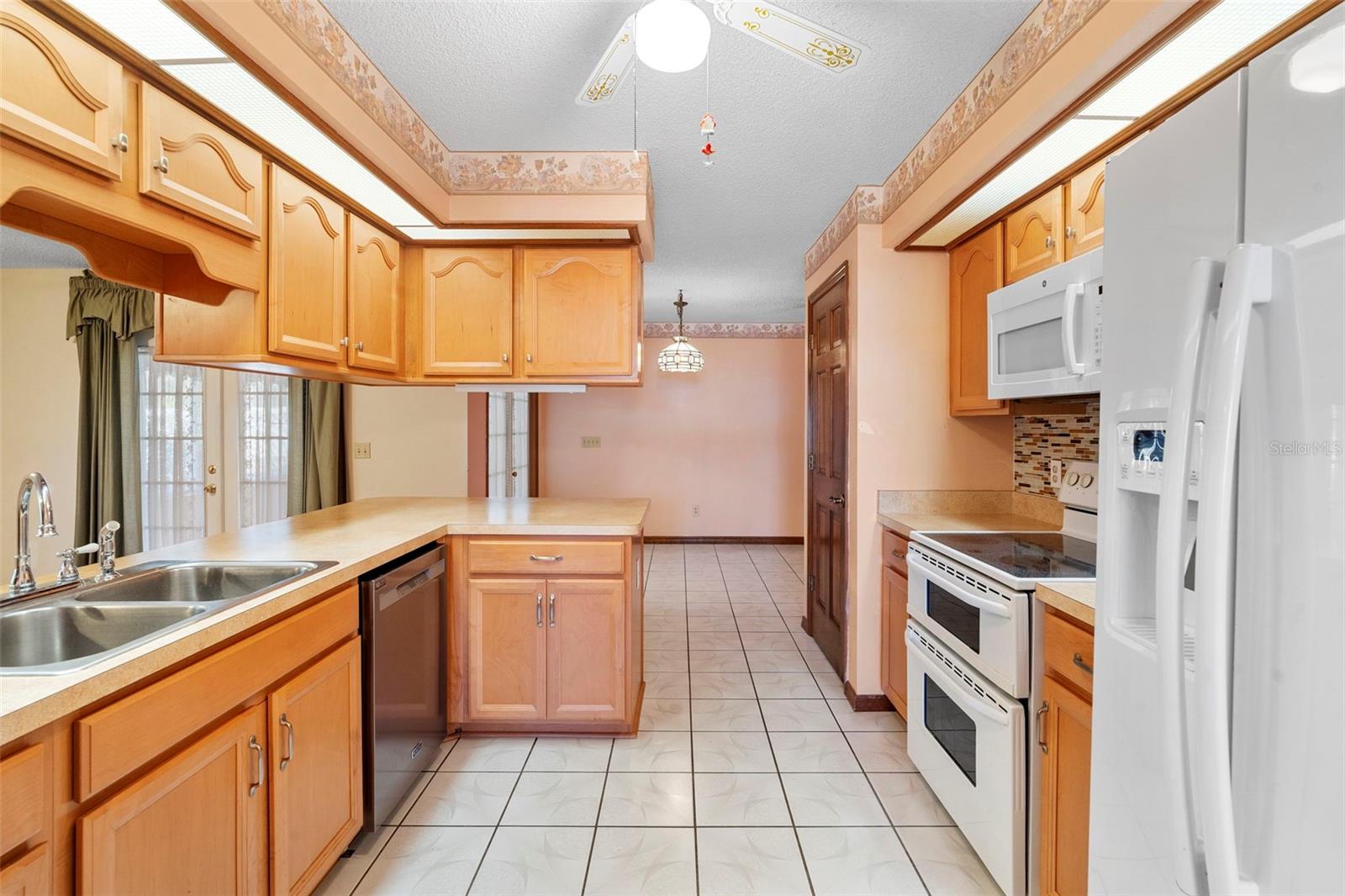 Image 12 of 56 For 2200 Bannister Street