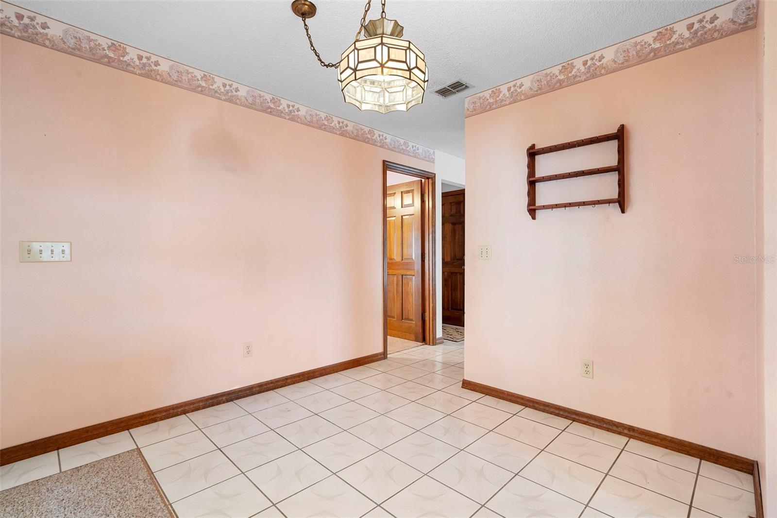 Image 14 of 56 For 2200 Bannister Street