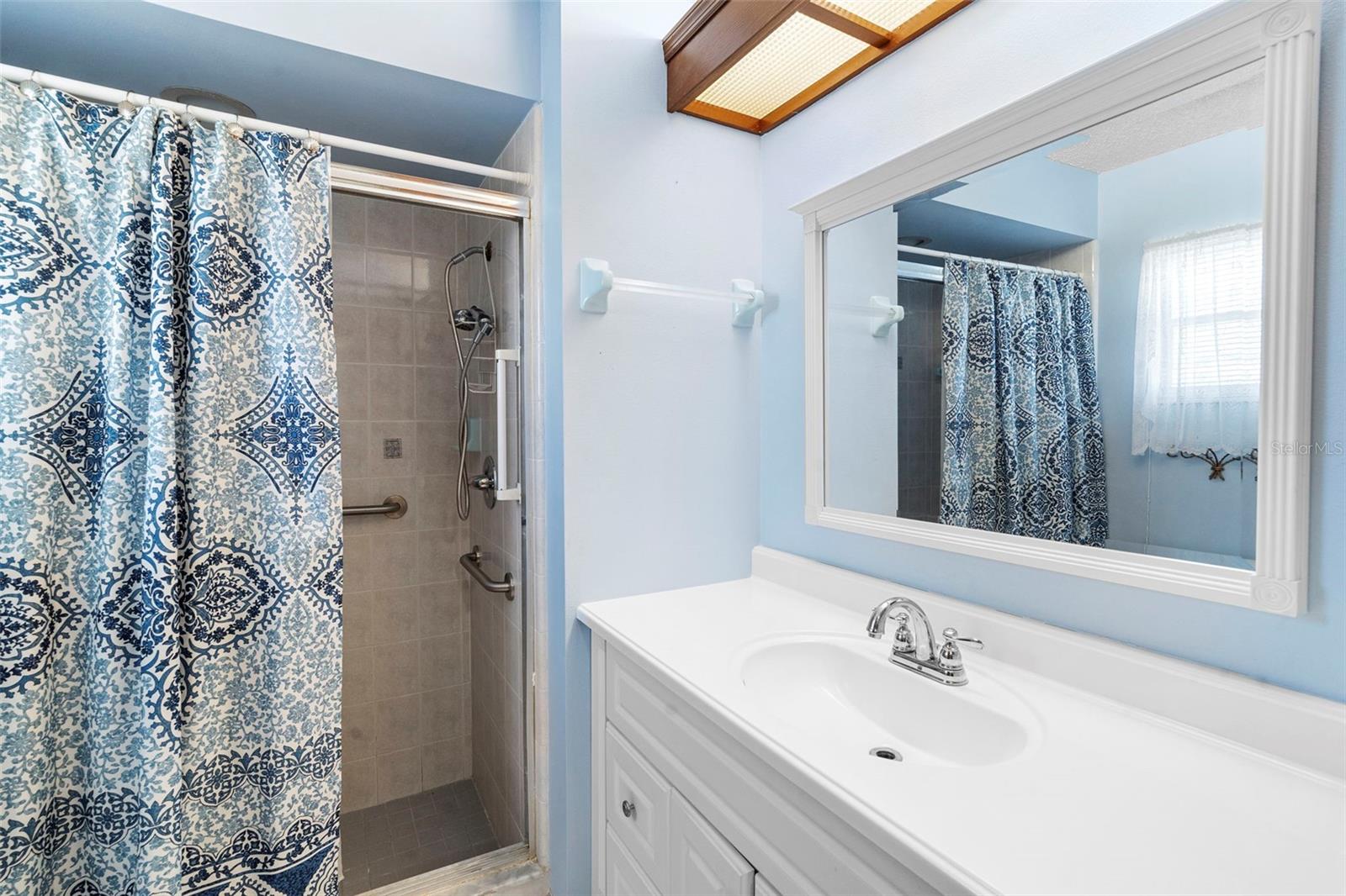 Image 28 of 56 For 2200 Bannister Street