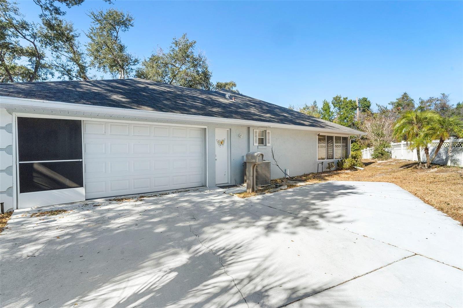 Image 40 of 56 For 2200 Bannister Street