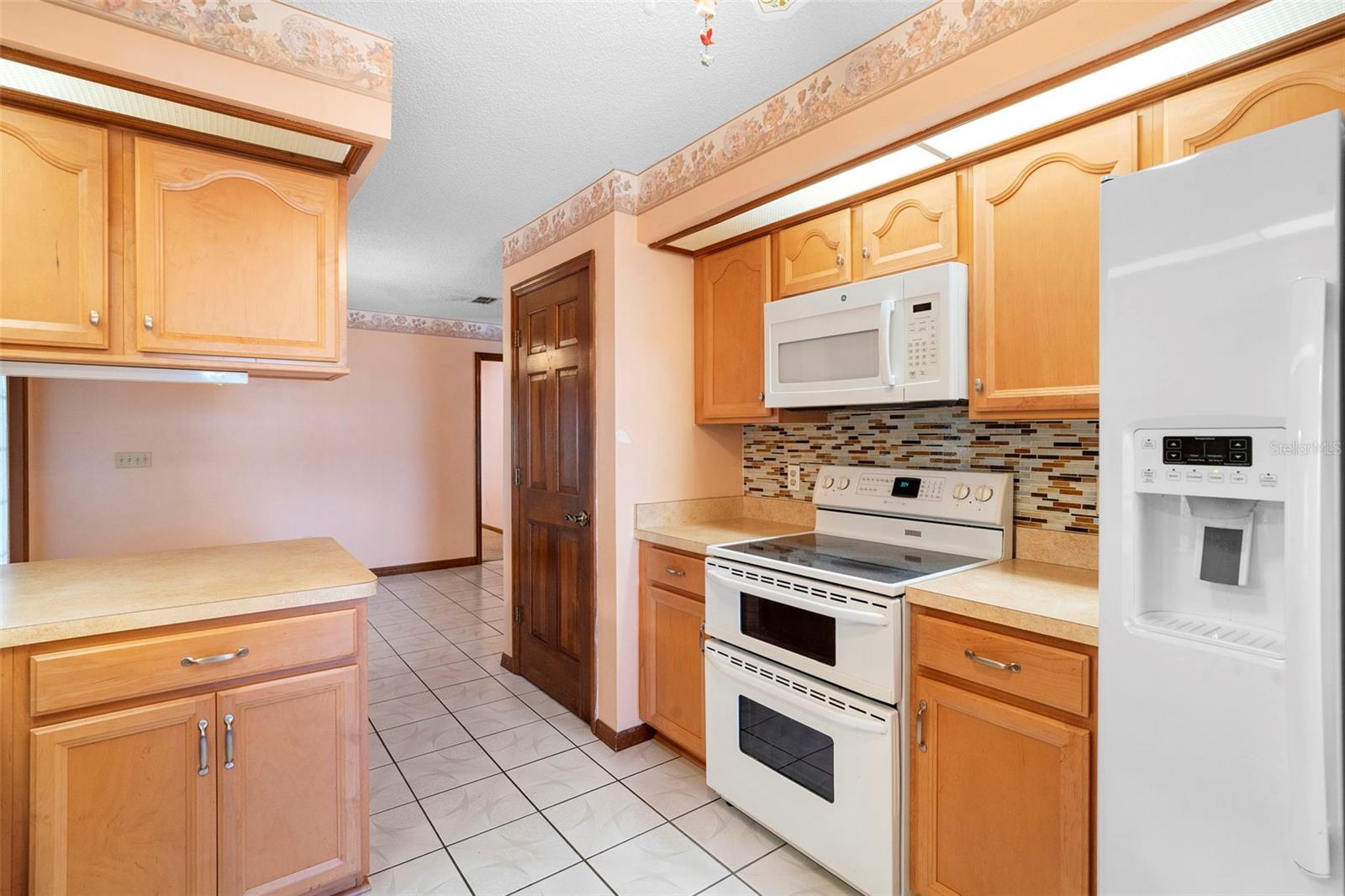 Image 8 of 56 For 2200 Bannister Street