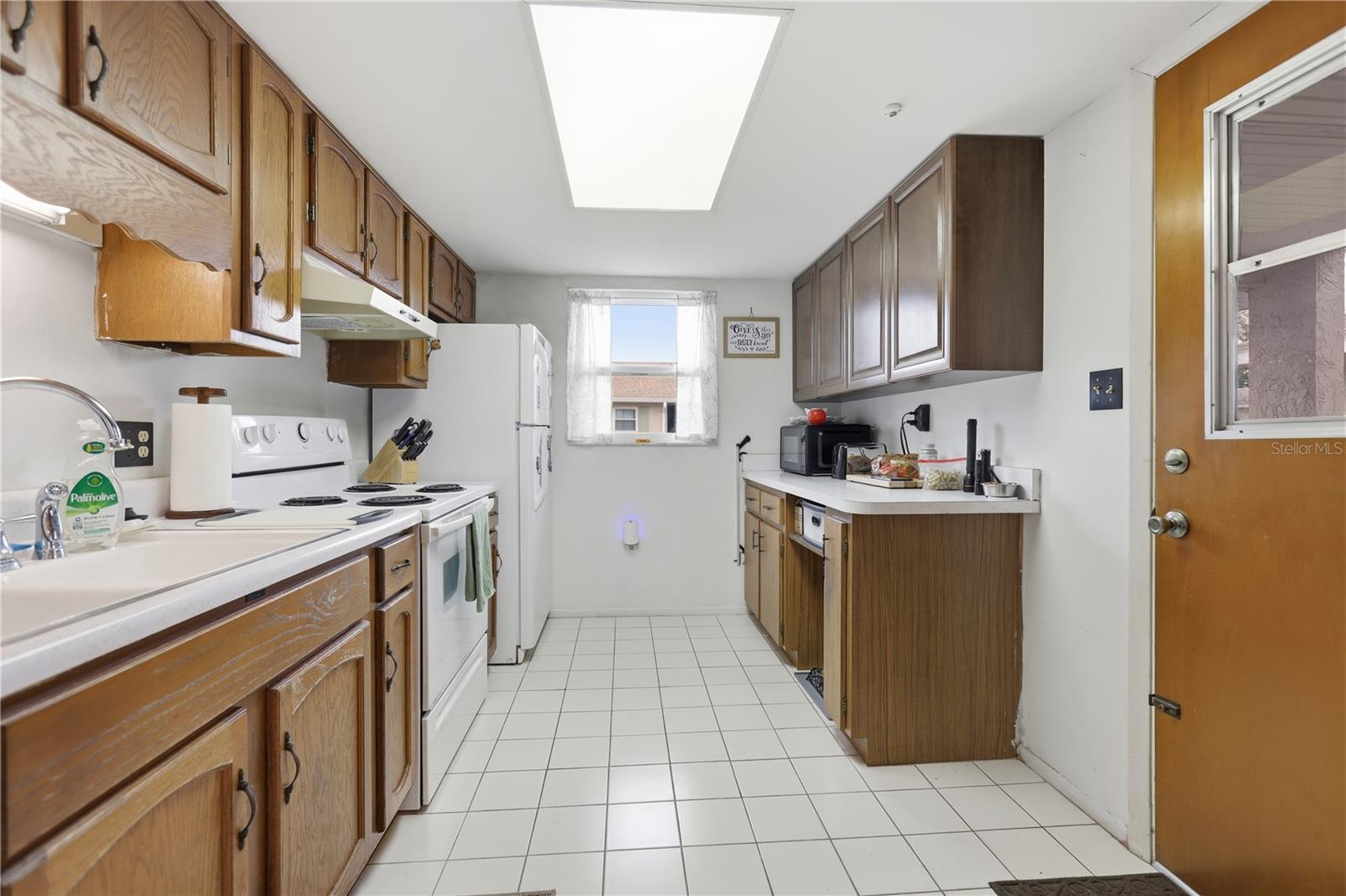 Image 10 of 24 For 210 Elmwood Avenue 350