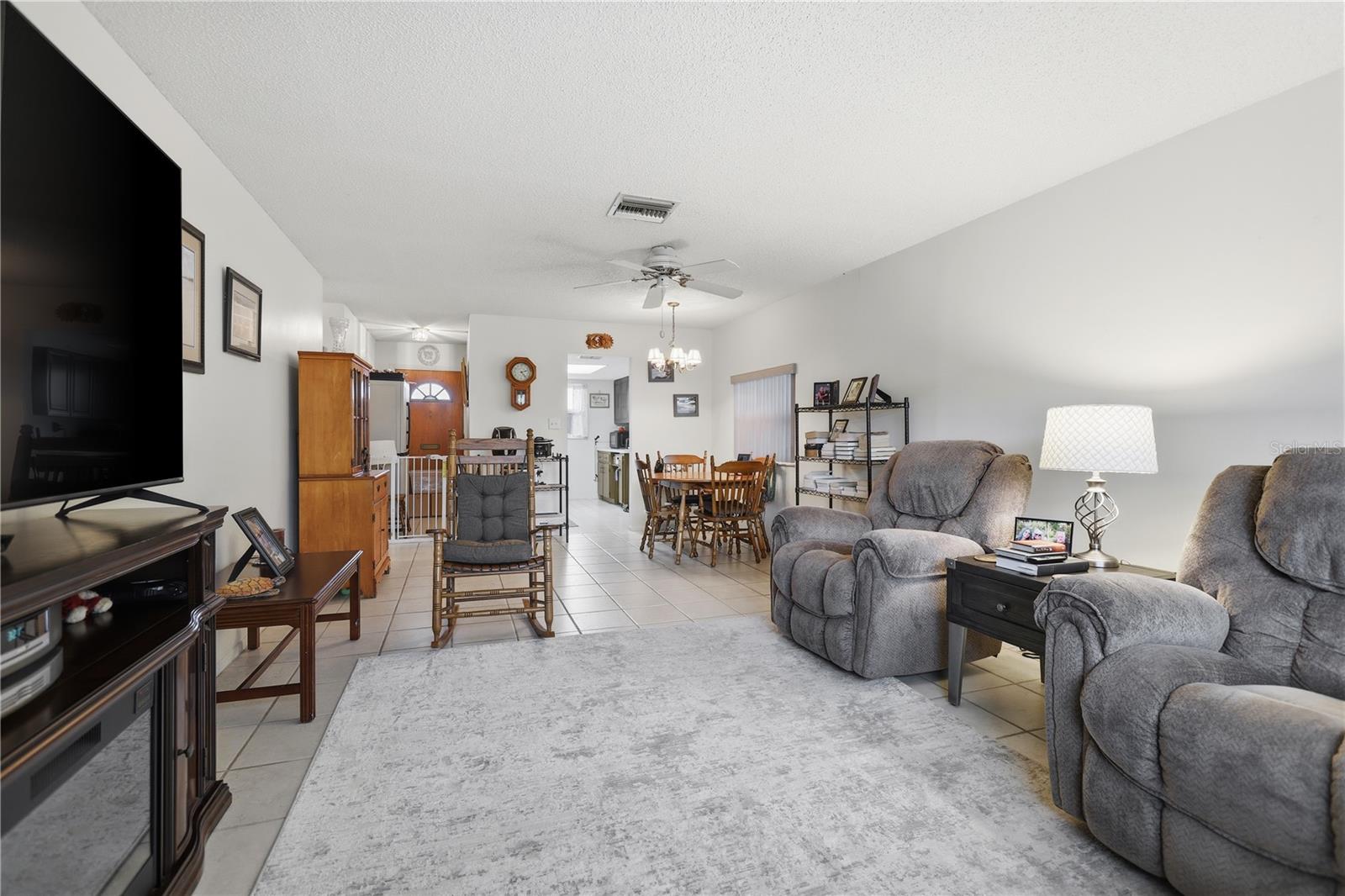 Image 7 of 24 For 210 Elmwood Avenue 350