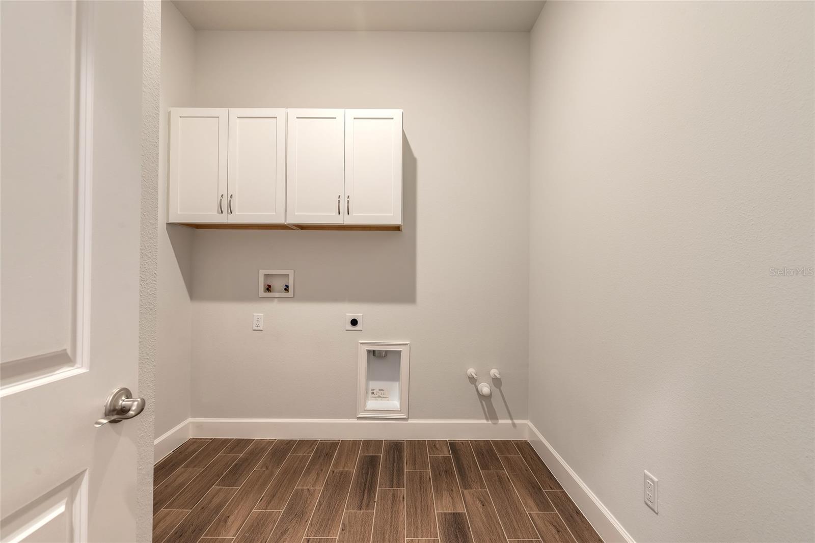 Image 14 of 21 For 301 Aquamarine Way