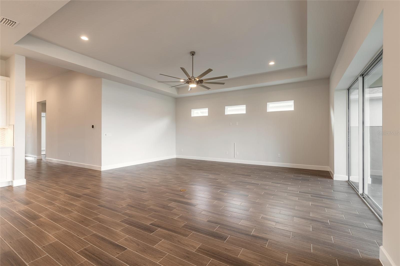 Image 7 of 21 For 301 Aquamarine Way