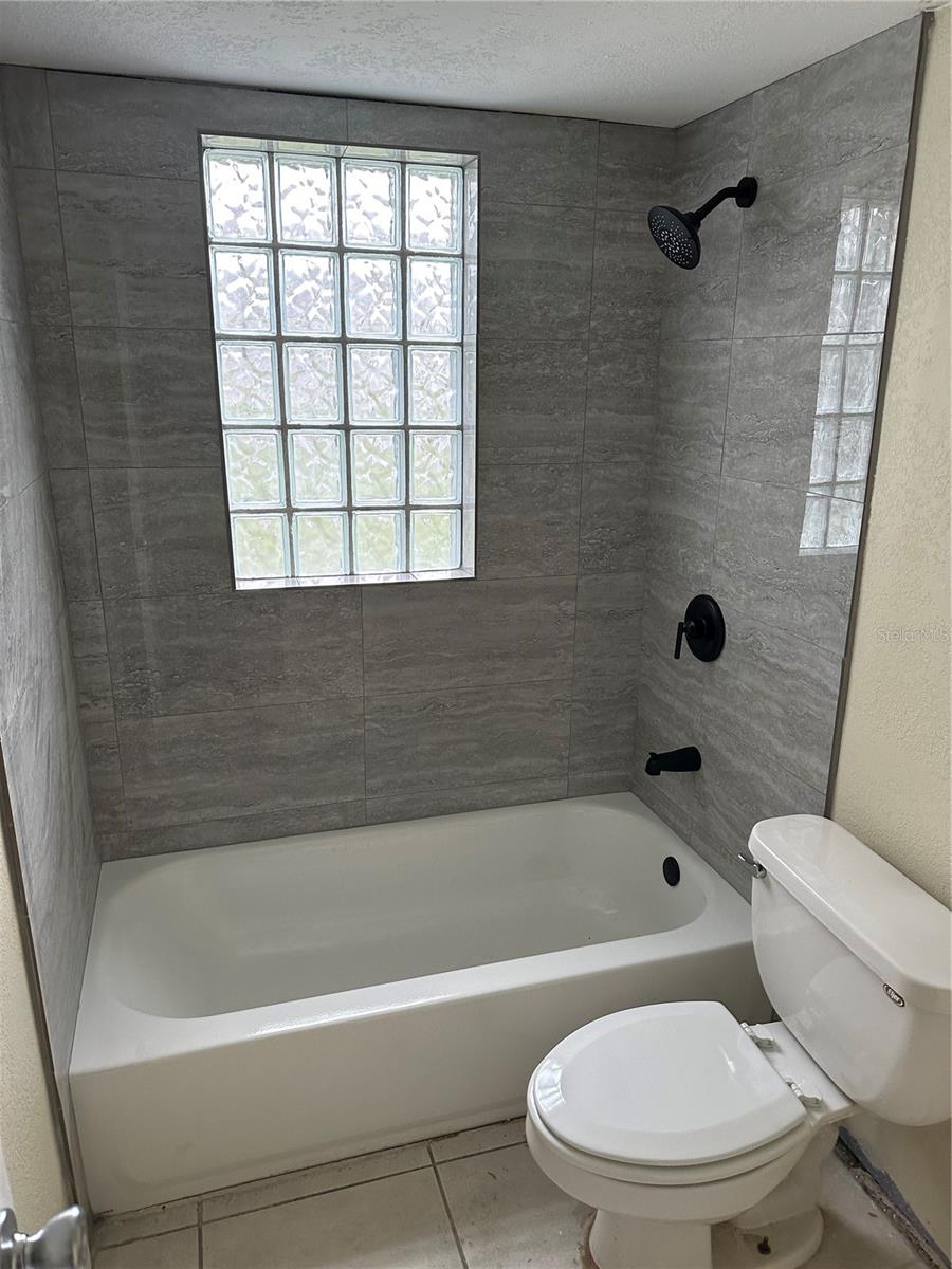 Image 6 of 9 For 102 Lullwater Street