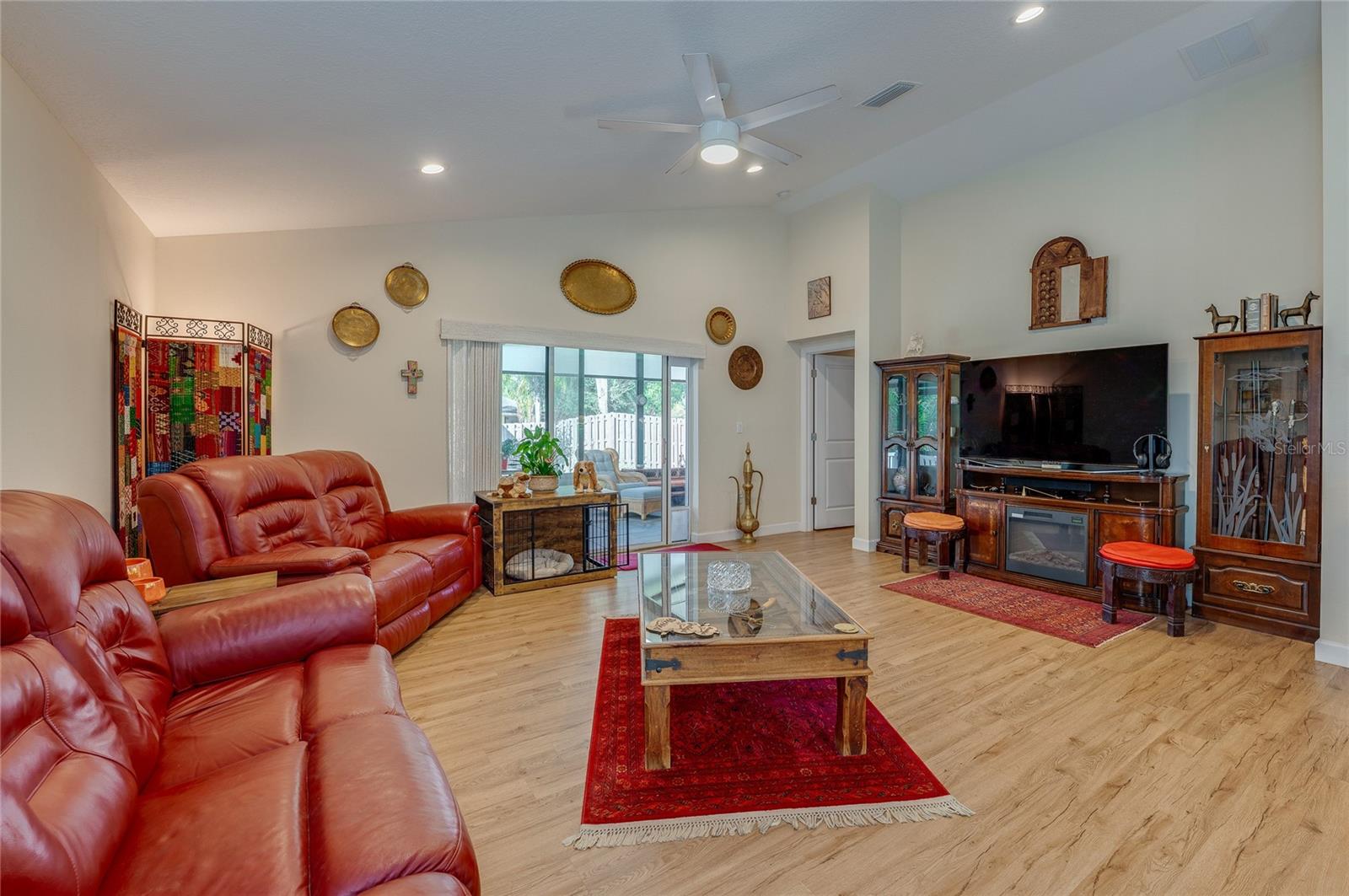 Image 13 of 38 For 812 Hamilton Street