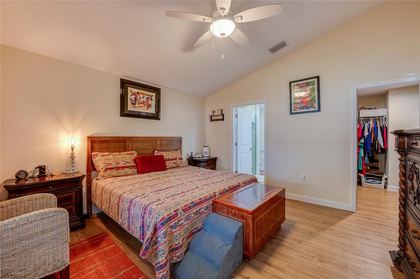 Image 16 of 38 For 812 Hamilton Street