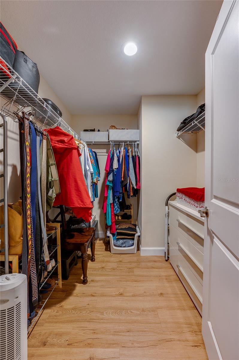 Image 17 of 38 For 812 Hamilton Street