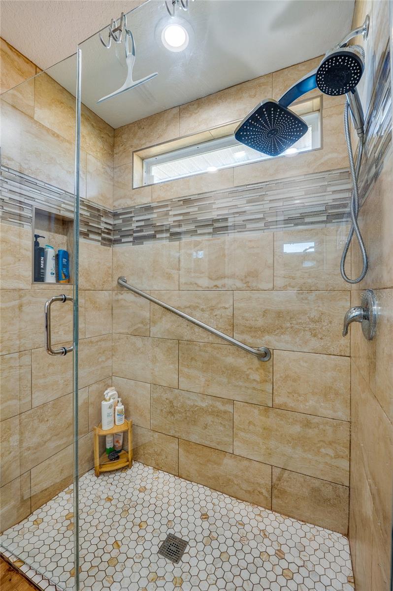 Image 19 of 38 For 812 Hamilton Street