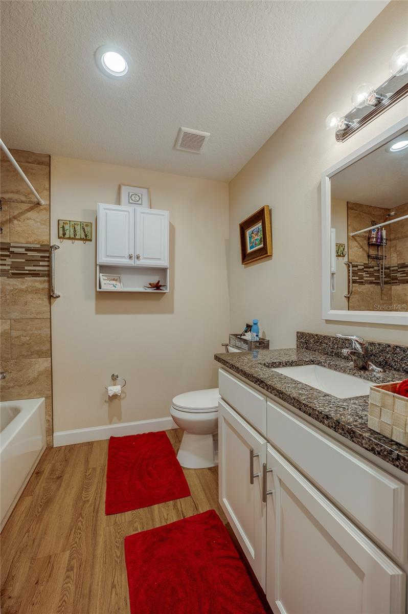 Image 23 of 38 For 812 Hamilton Street