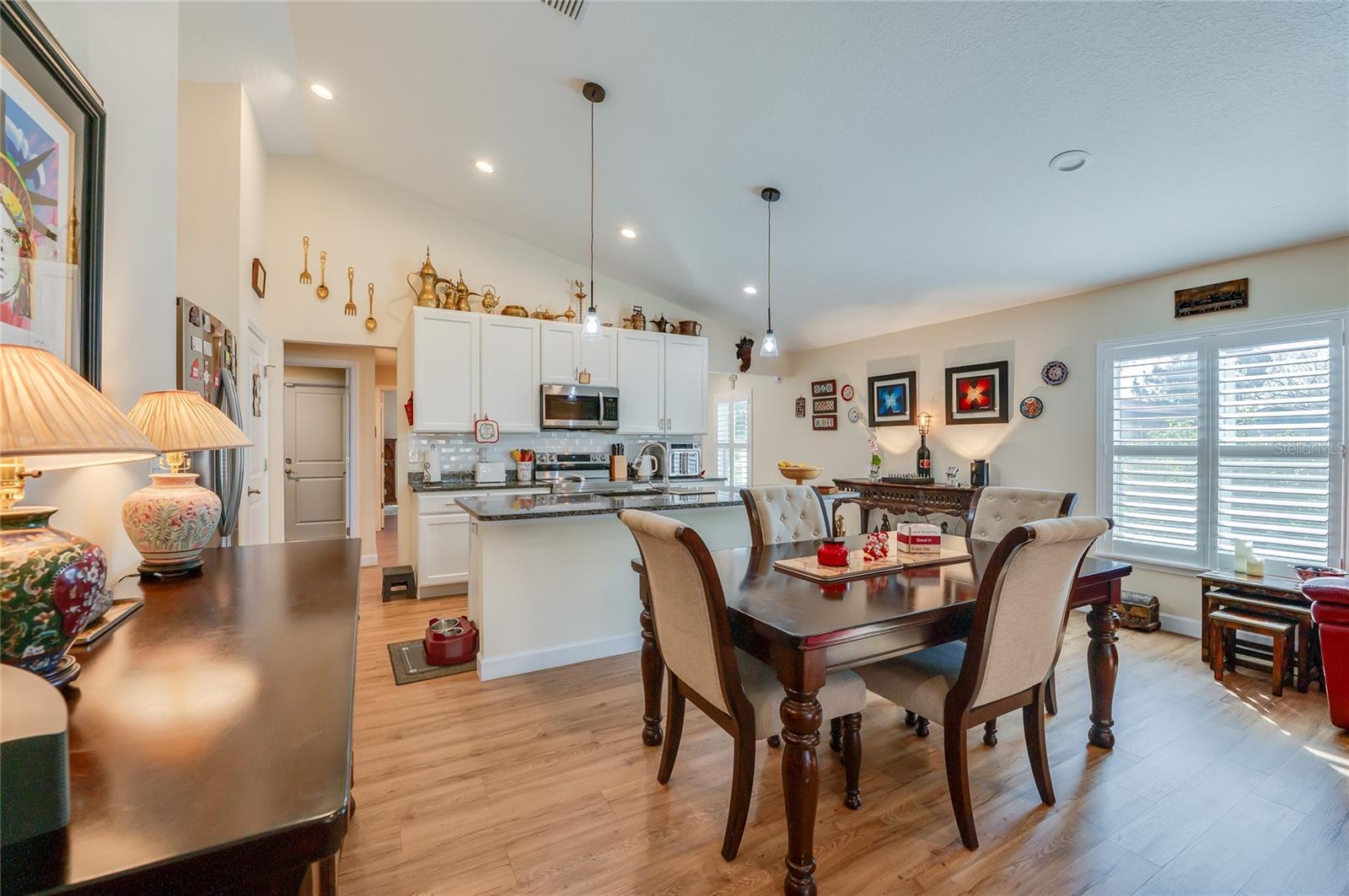 Image 9 of 38 For 812 Hamilton Street