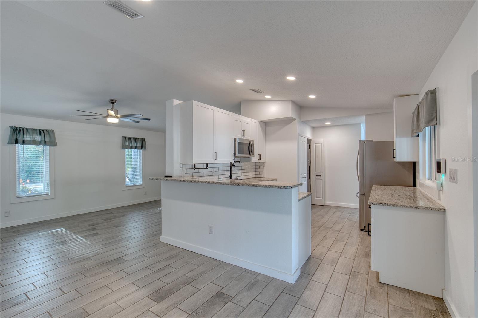 Image 11 of 52 For 917 Stage Street