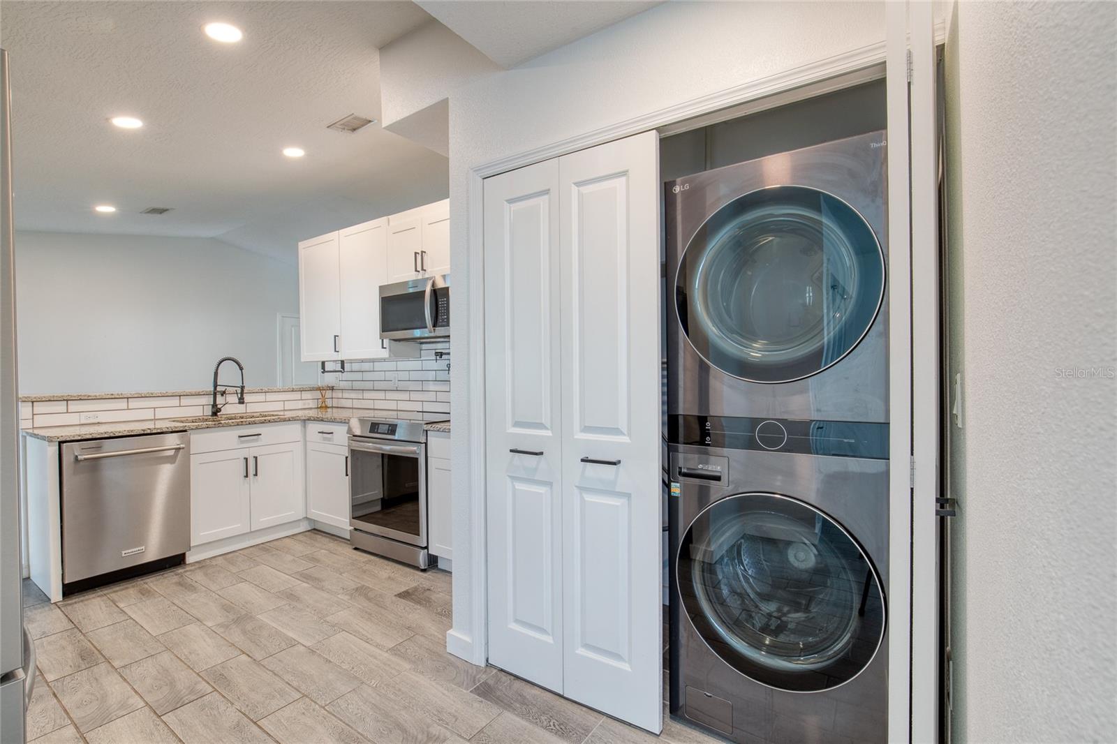 Image 15 of 52 For 917 Stage Street