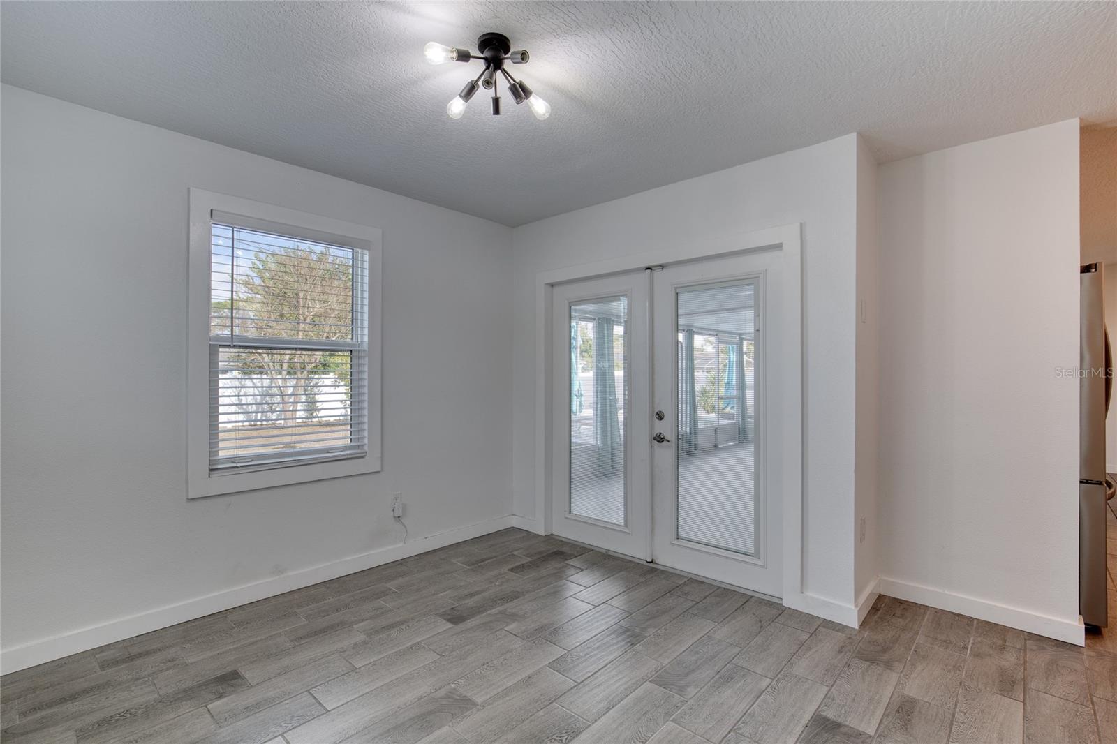 Image 17 of 52 For 917 Stage Street