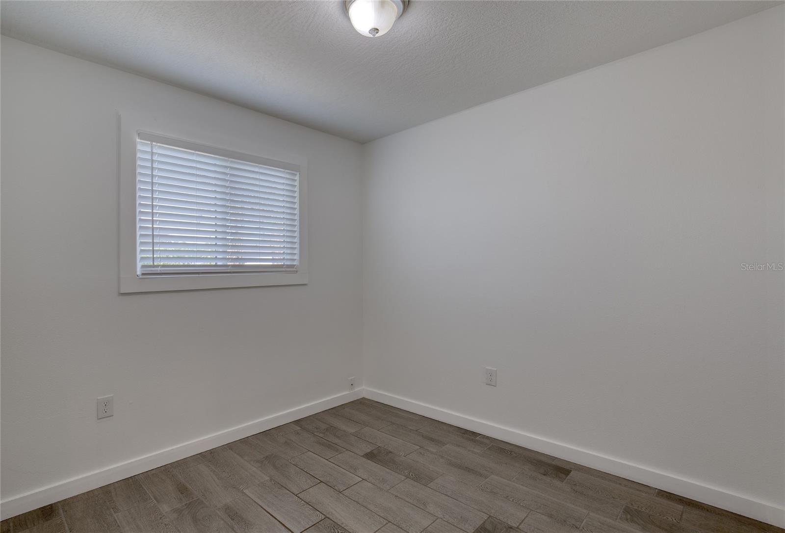 Image 20 of 52 For 917 Stage Street