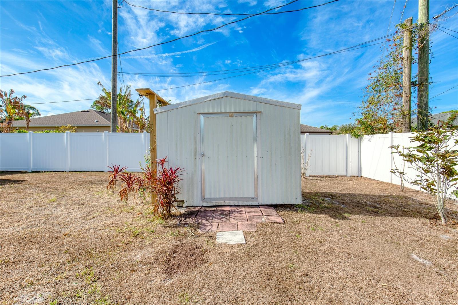 Image 34 of 52 For 917 Stage Street